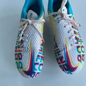 nike soccer shoes
